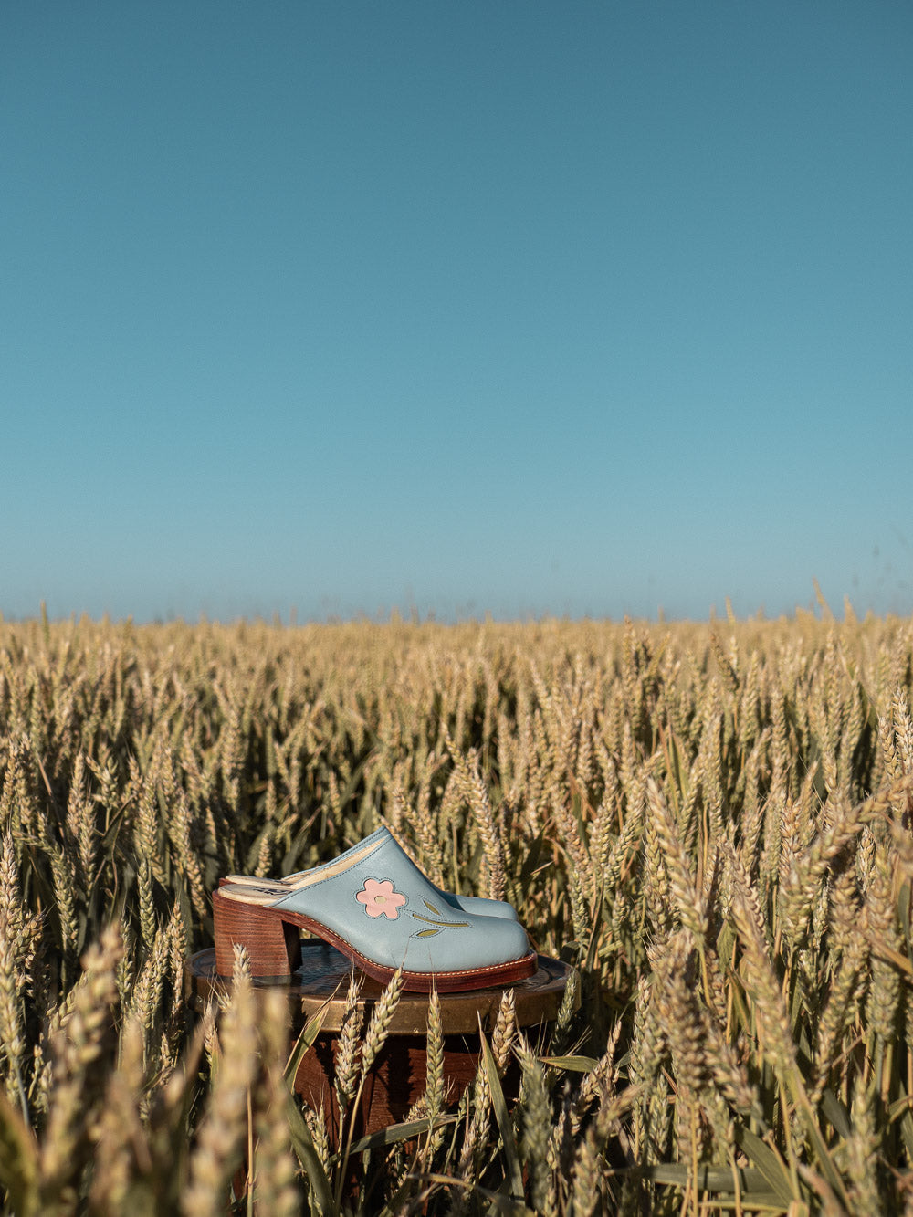 Sendra flower clogs mules blue
