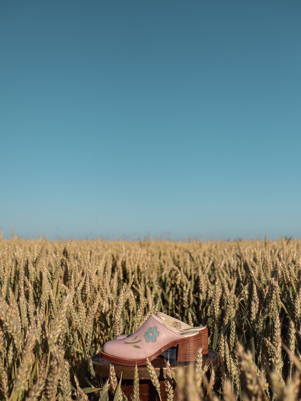 Sendra flower clogs mules pink